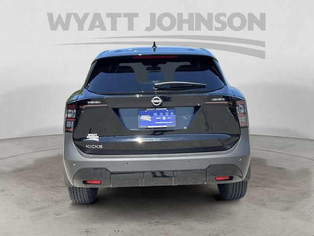 Used 2025 Nissan Kicks SV FWD image 4