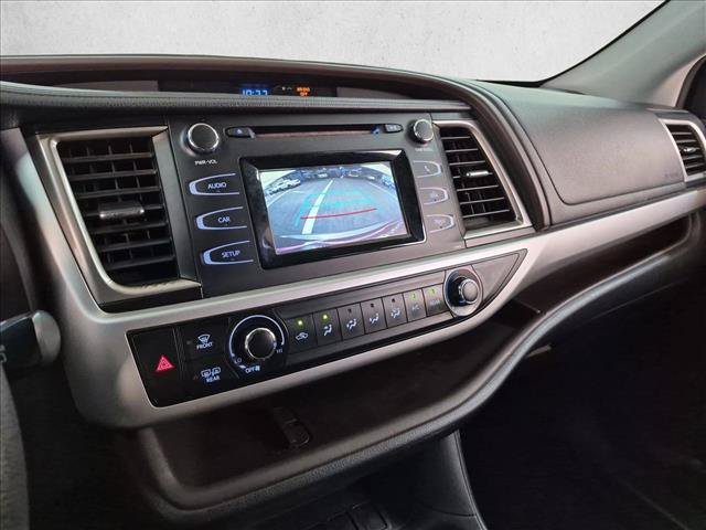Used 2019 Toyota Highlander LE FWD image 14