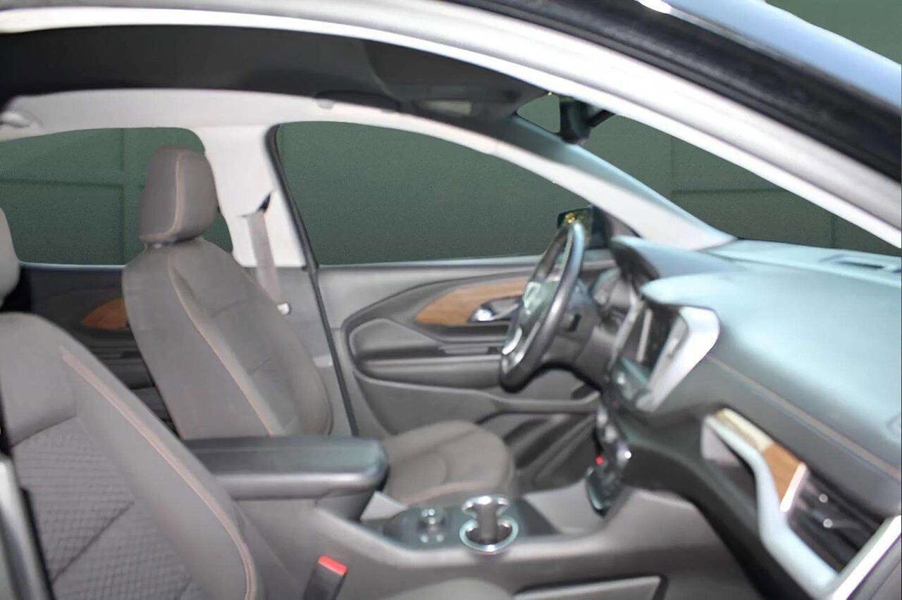 Used 2018 GMC Terrain SLE w/ Driver Convenience Package image 28