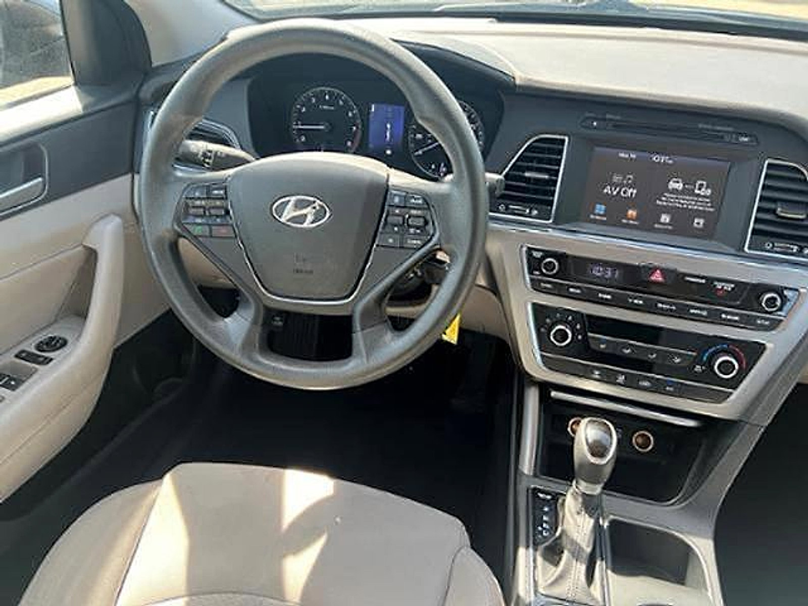 Used 2017 Hyundai Sonata Sport w/ Cargo Package FWD image 13