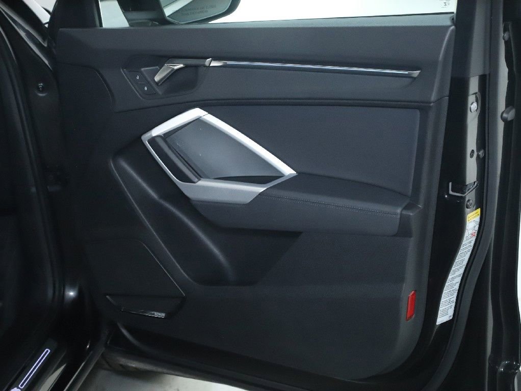 Used 2024 Audi Q3 2.0T Premium Plus w/ Premium Plus Package image 35