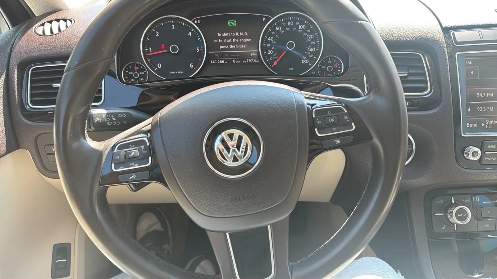 Used 2015 Volkswagen Touareg Sport AWD/4WD image 22
