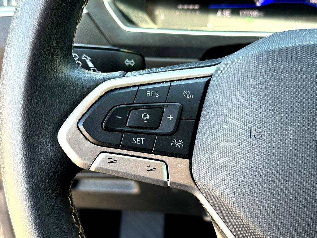 Certified 2024 Volkswagen Tiguan SE FWD image 16