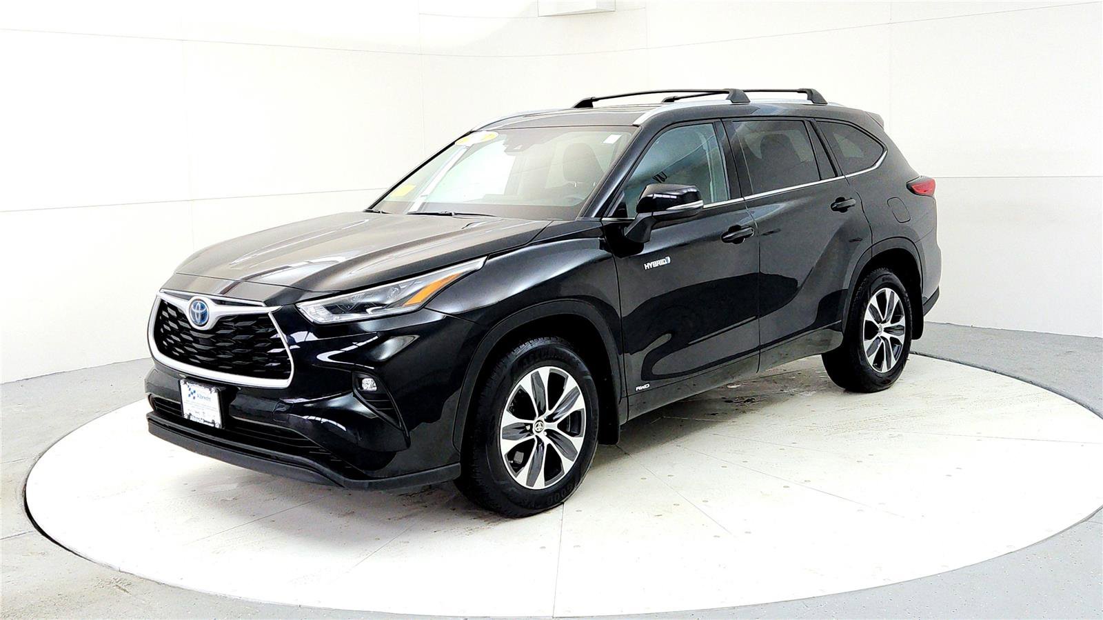 Used 2021 Toyota Highlander XLE image 4