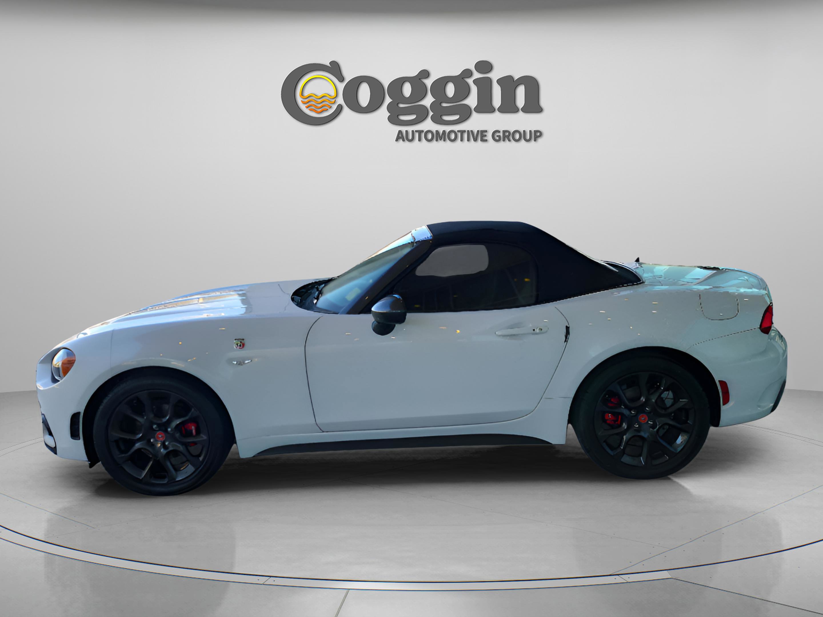 Used 2017 FIAT 124 Spider Abarth image 1