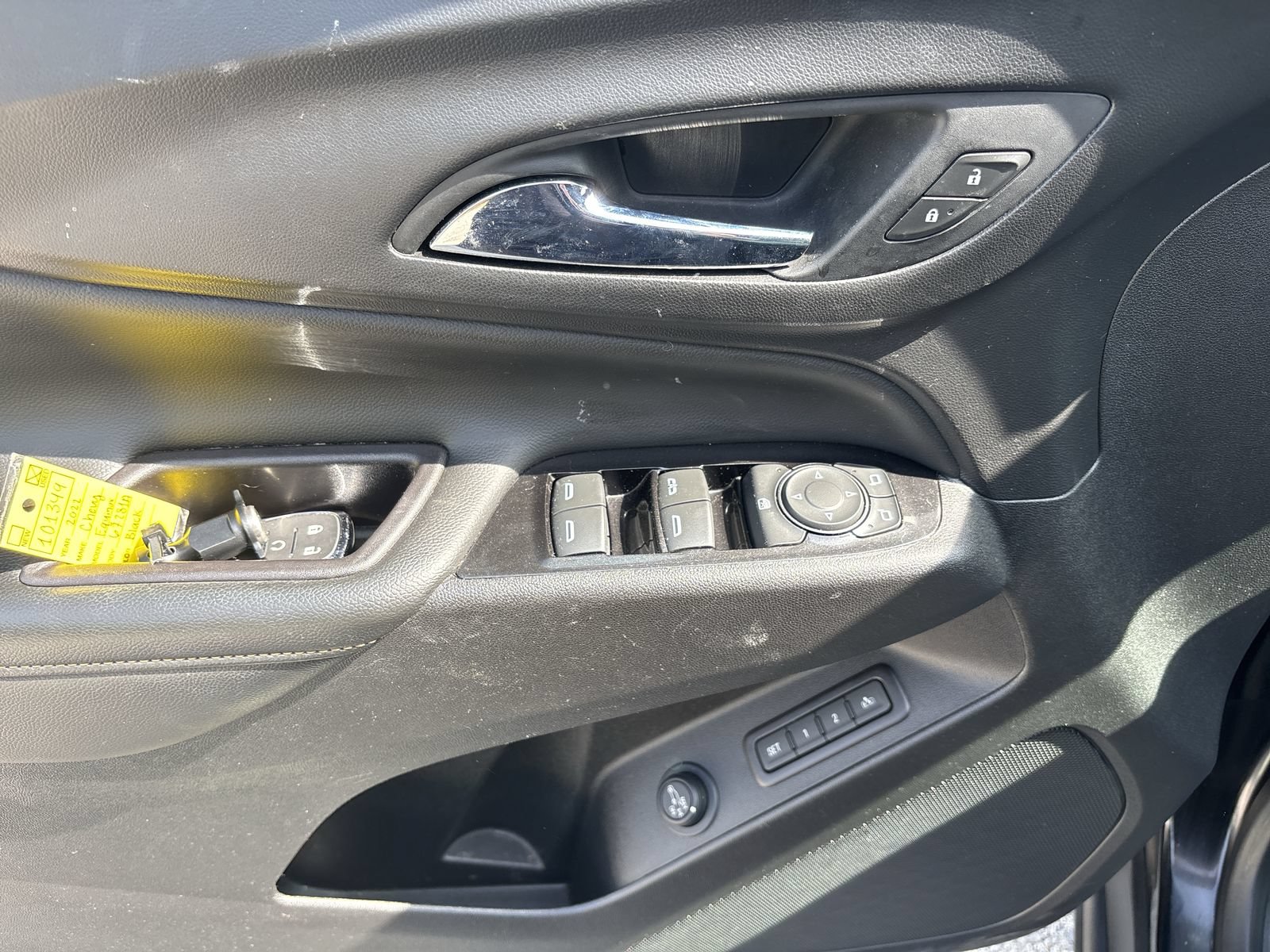 Used 2022 Chevrolet Equinox Premier FWD image 16