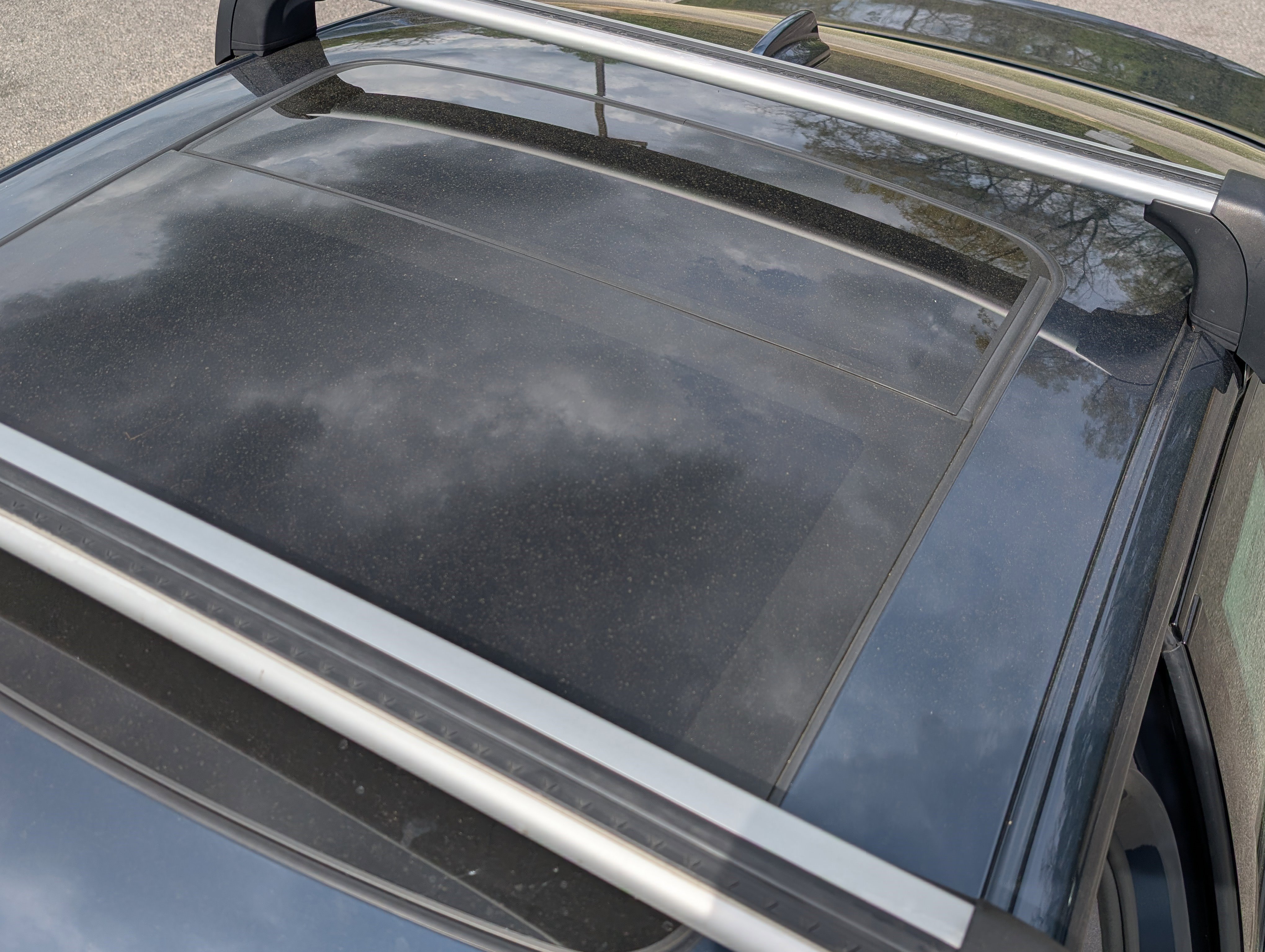 Used 2022 Volvo S60 T8 R-Design image 14