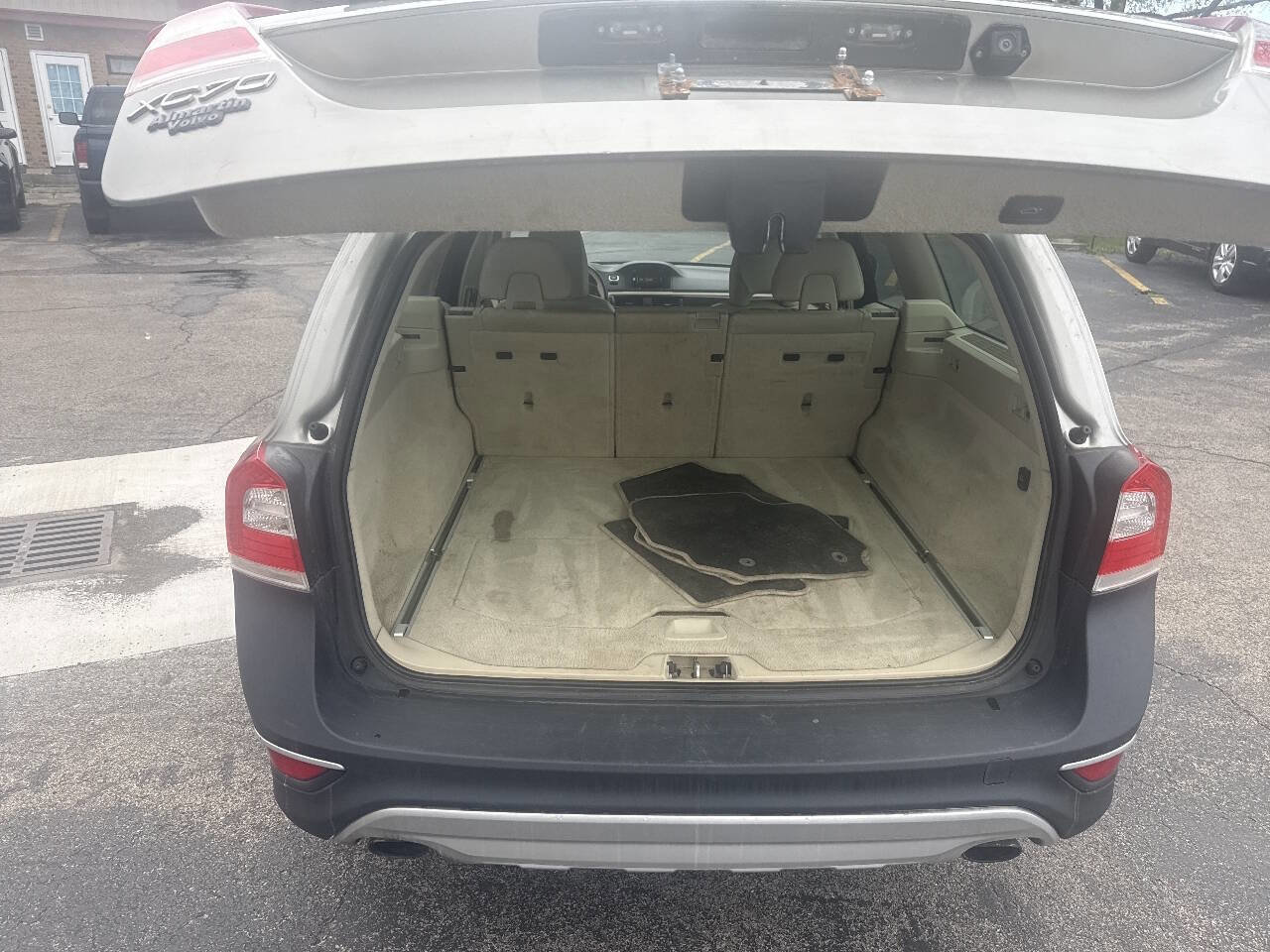 Used 2016 Volvo XC70 T5 Platinum w/ Protection Package AWD/4WD image 9