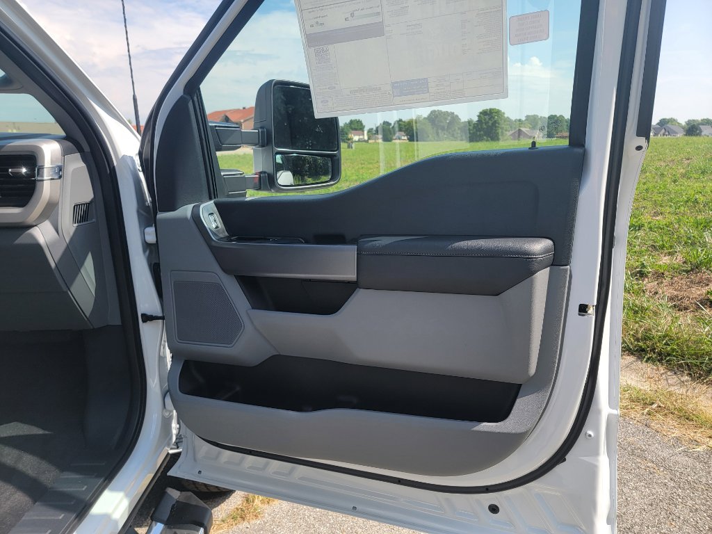 New 2026 Ford F350 XLT w/ 360-Degree Camera Package image 35