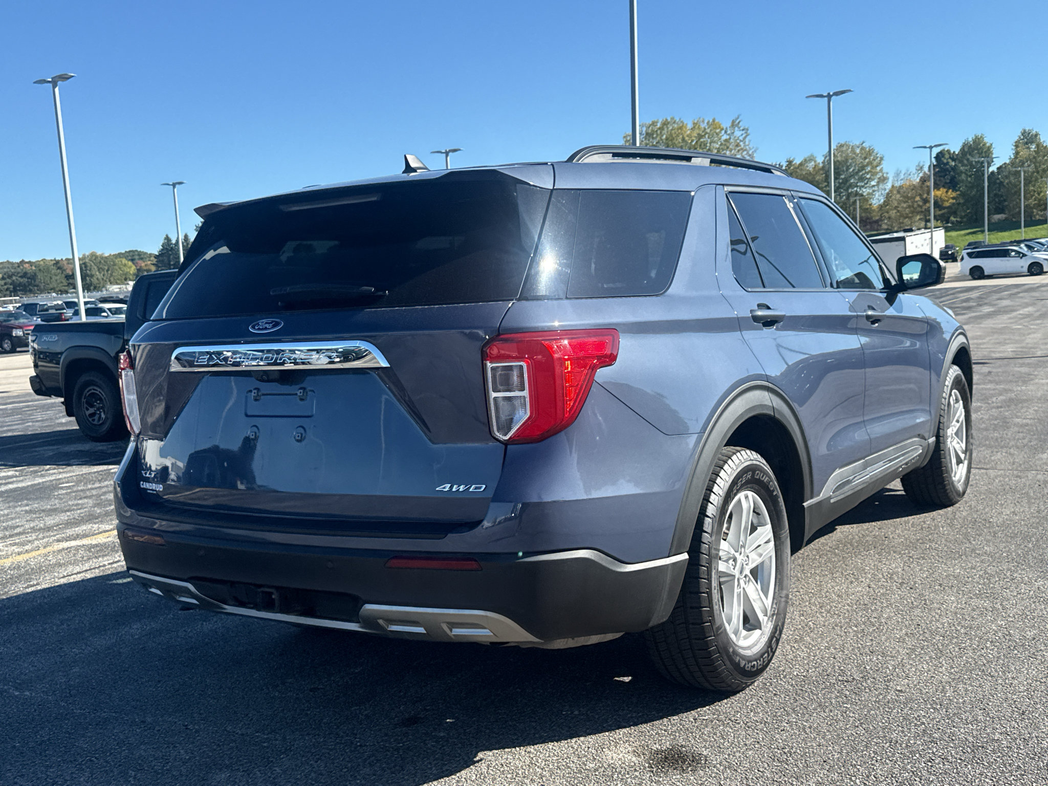 Used 2021 Ford Explorer XLT w/ Equipment Group 202A AWD/4WD image 19