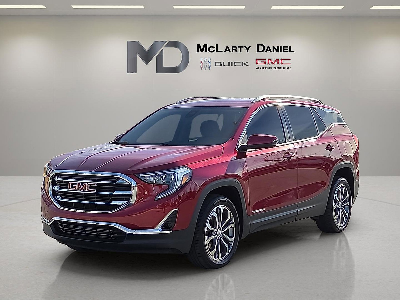 Used 2020 GMC Terrain SLT w/ Preferred Package image 2