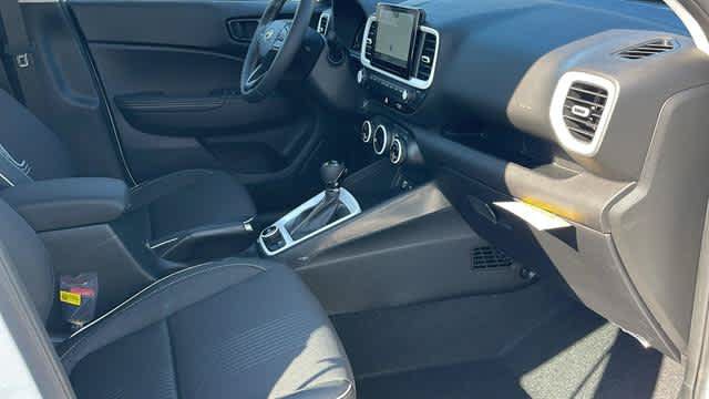Used 2025 Hyundai Venue Limited FWD image 23