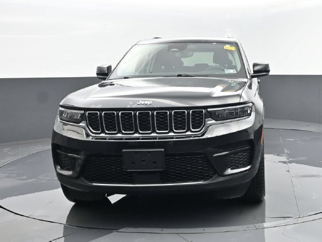 Used 2023 Jeep Grand Cherokee Laredo w/ Luxury Tech Group I AWD/4WD image 23