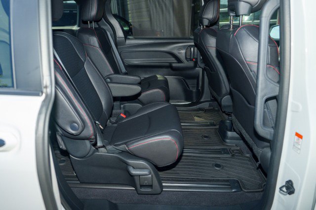 Used 2025 Toyota Sienna XSE w/ XSE Plus Package AWD/4WD image 21
