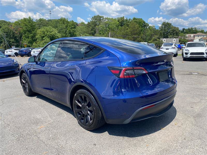 Used 2024 Tesla Model Y Long Range AWD/4WD image 3