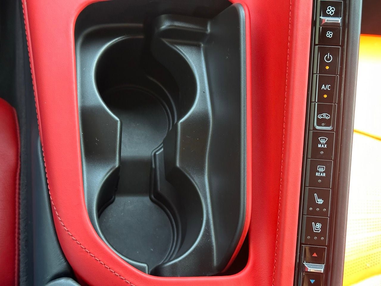 Used 2020 Chevrolet Corvette Stingray Premium Cpe w/ 3LT Preferred Equipment Group image 34