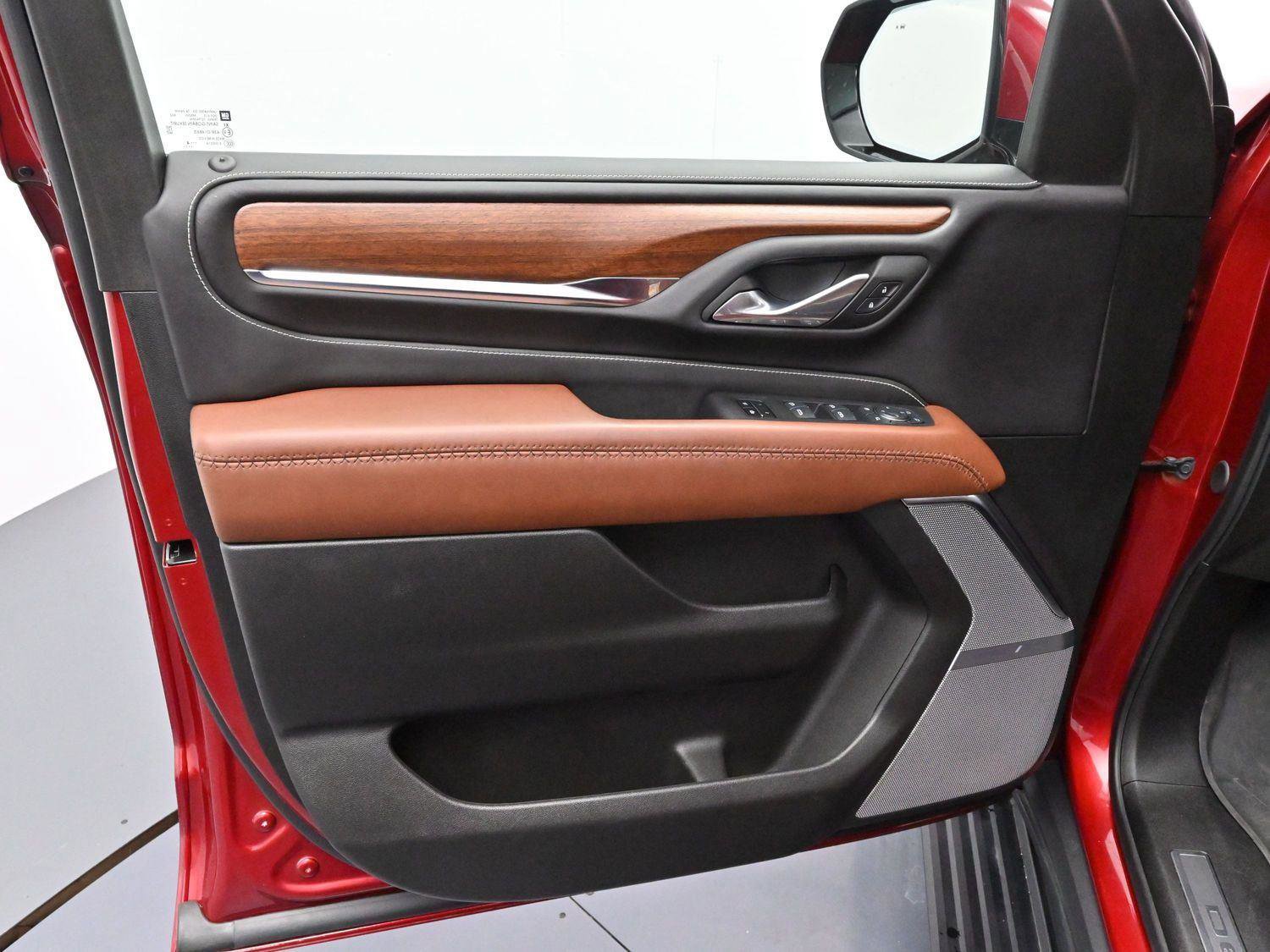 Used 2024 GMC Yukon Denali Ultimate image 9