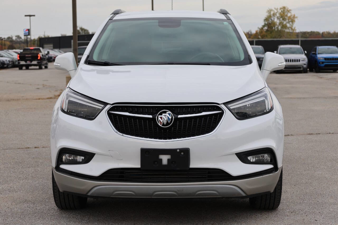 Used 2019 Buick Encore Essence image 2