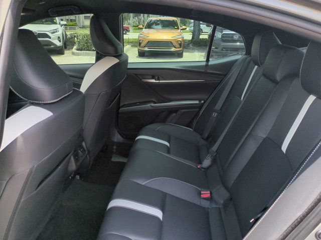 Used 2025 Toyota Camry SE FWD image 12