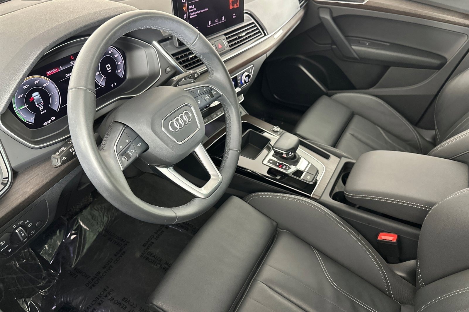 Used 2023 Audi Q5 e Premium w/ Convenience Package image 9