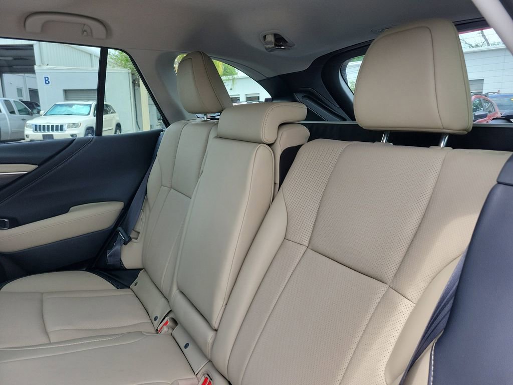 Used 2025 Subaru Outback Limited image 11