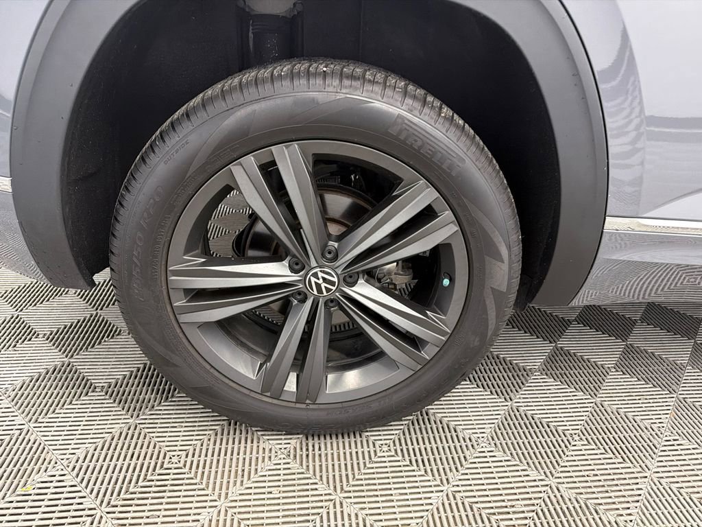 Used 2021 Volkswagen Atlas Cross Sport SE w/ Panoramic Sunroof Package image 18