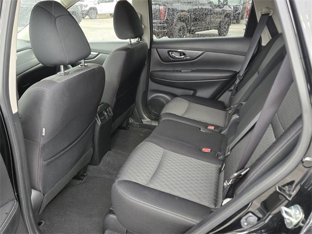 Used 2020 Nissan Rogue SV image 9