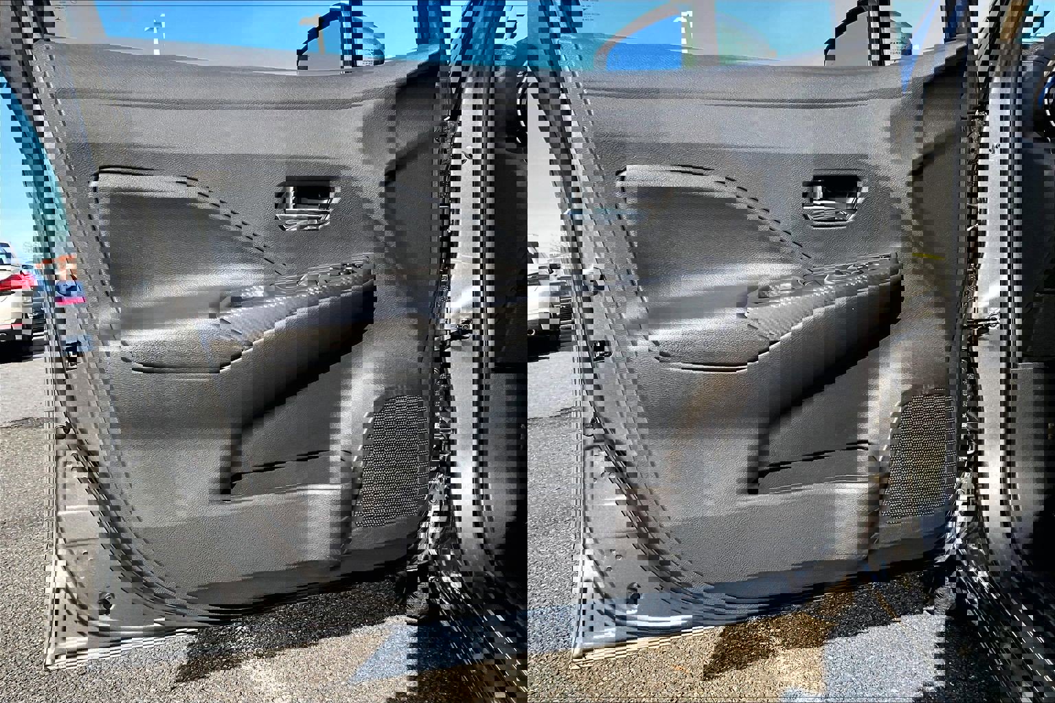 Used 2025 Nissan Versa SV image 20