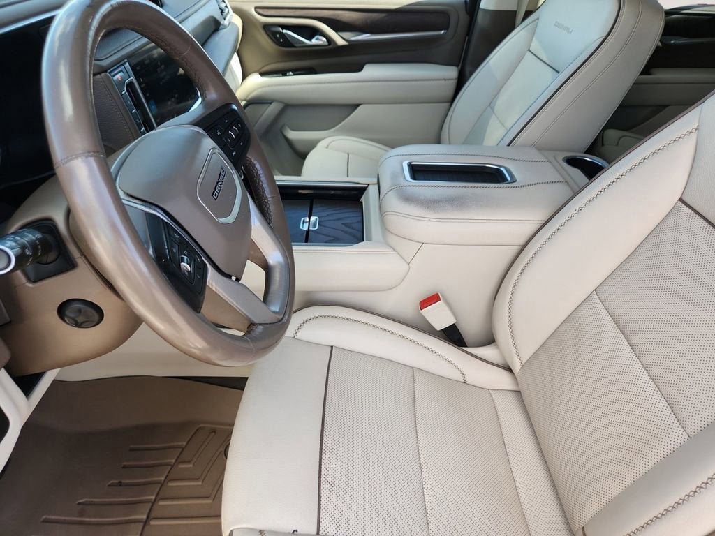 Used 2021 GMC Yukon Denali w/ Denali Premium Package image 9