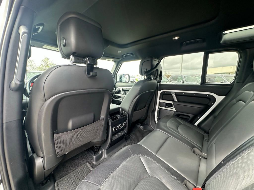 Used 2024 Land Rover Defender 110 X-Dynamic SE image 26