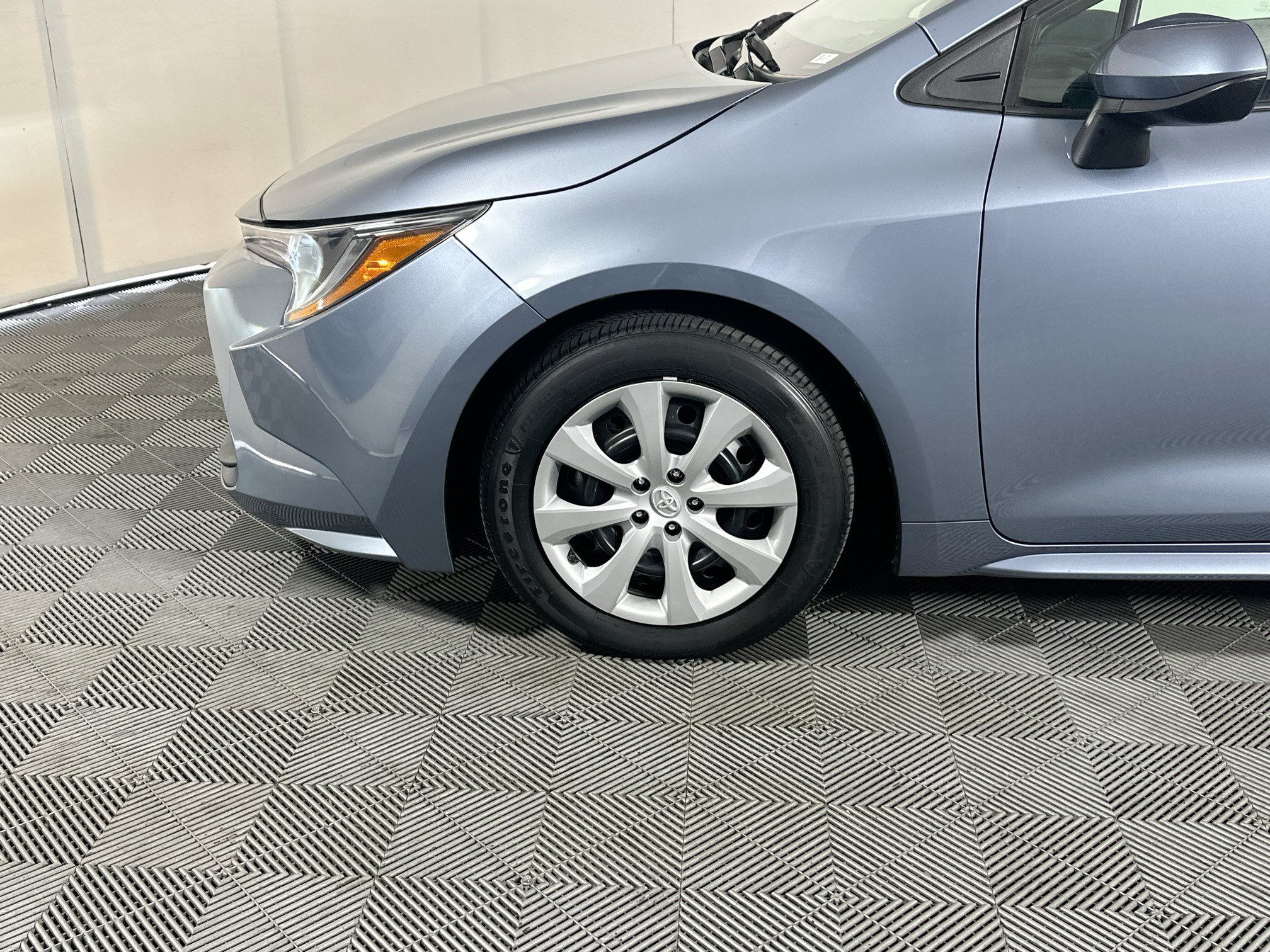 Used 2023 Toyota Corolla LE FWD image 11
