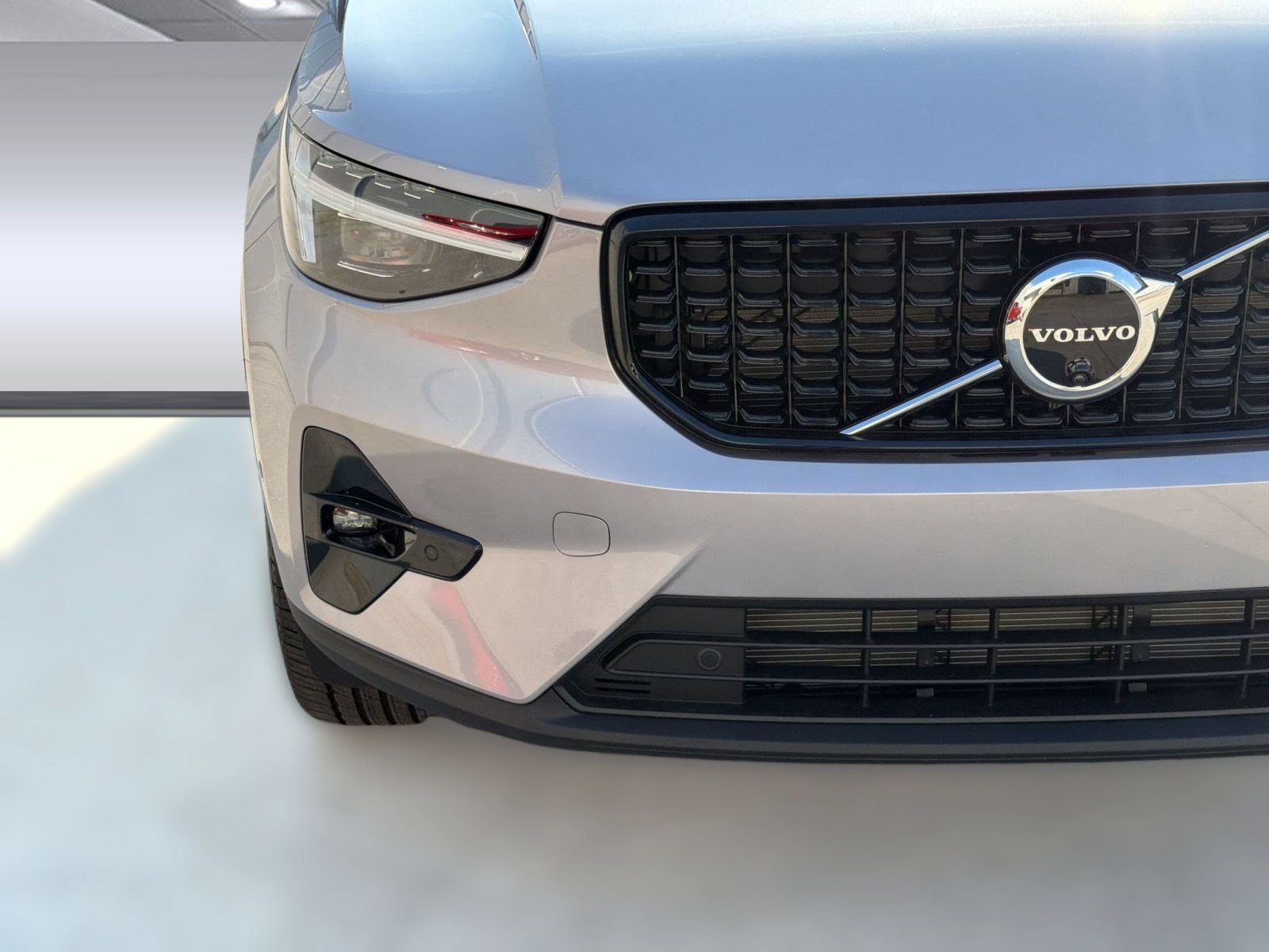 New 2026 Volvo XC40 B5 Plus w/ Protection Package Premier AWD/4WD image 12