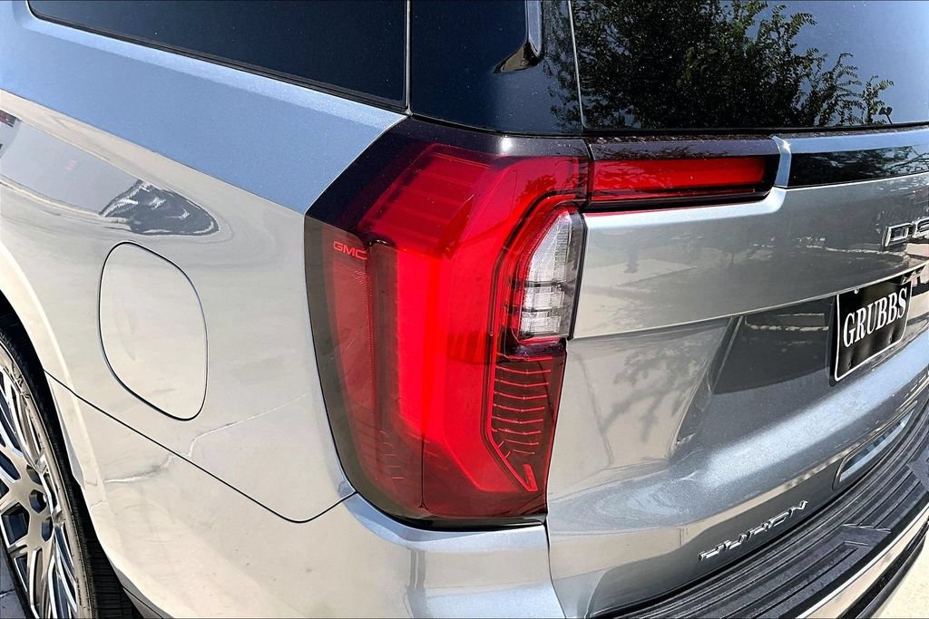 Used 2025 GMC Yukon XL Denali Ultimate AWD/4WD image 36
