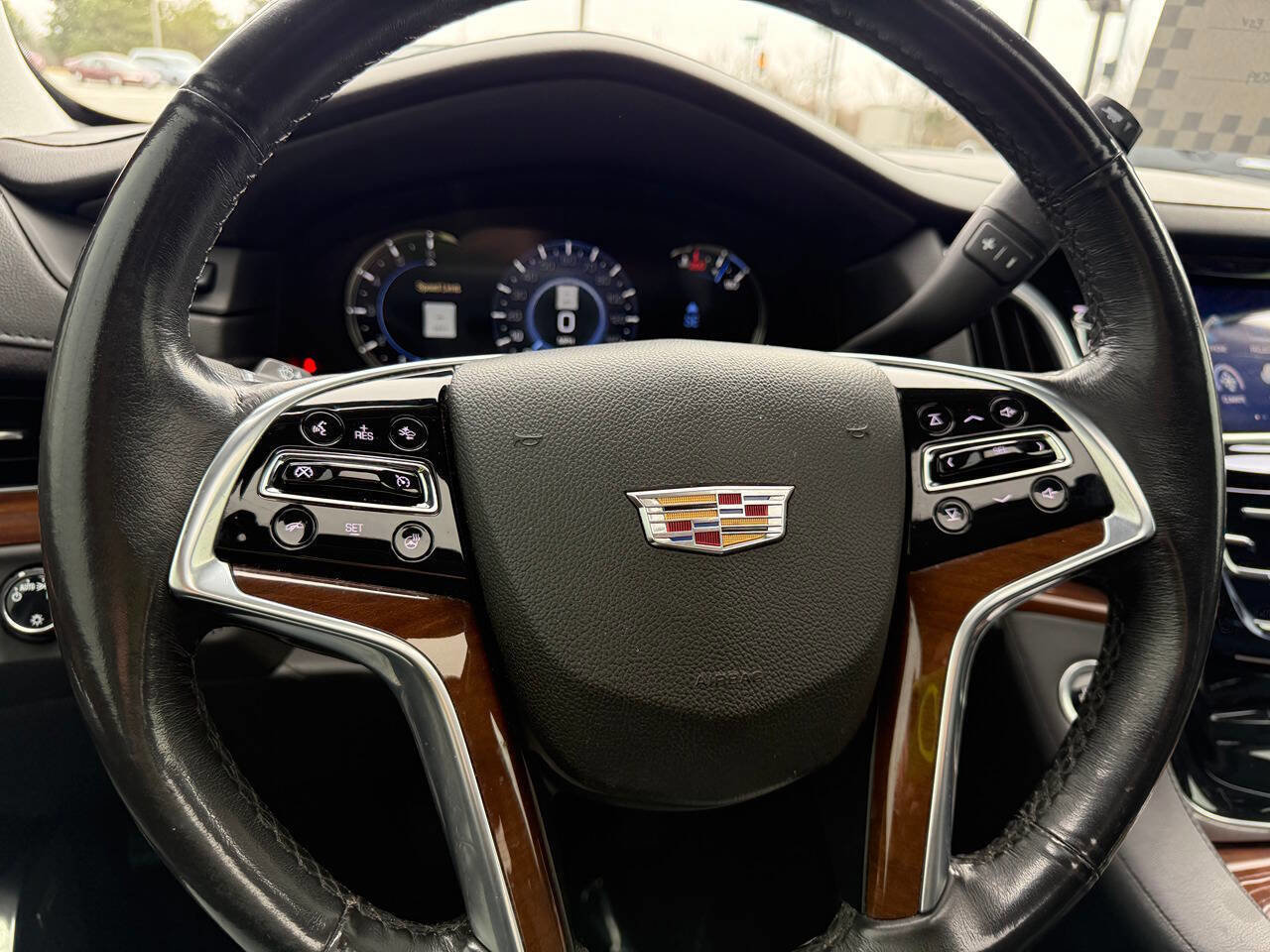 Used 2020 Cadillac Escalade ESV Luxury AWD/4WD image 12