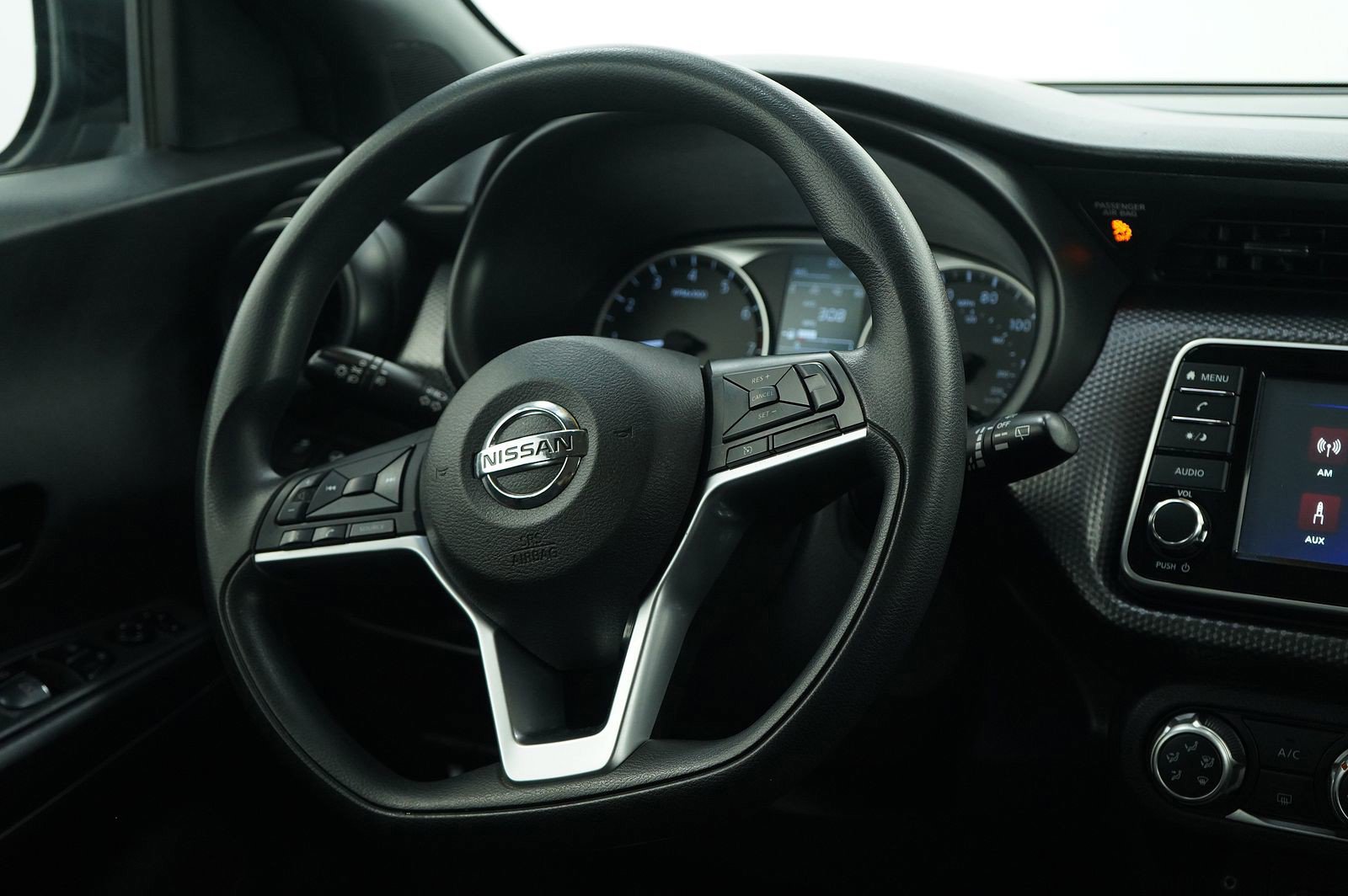 Used 2019 Nissan Kicks S image 14