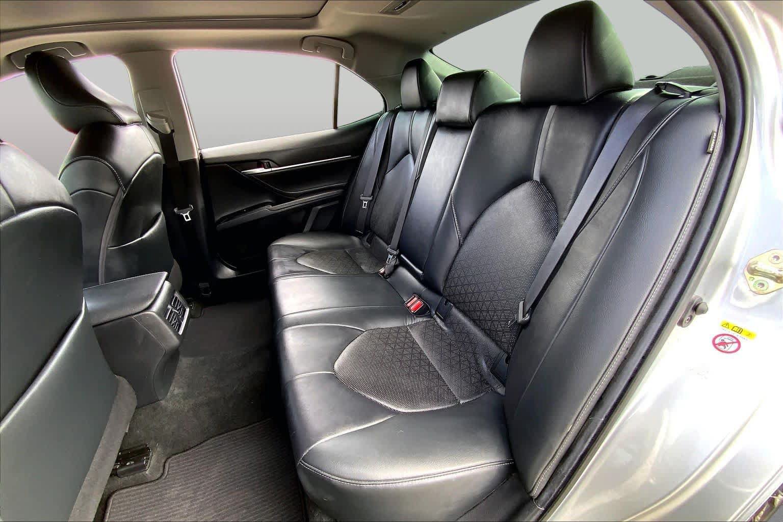 Used 2018 Toyota Camry XSE FWD image 20