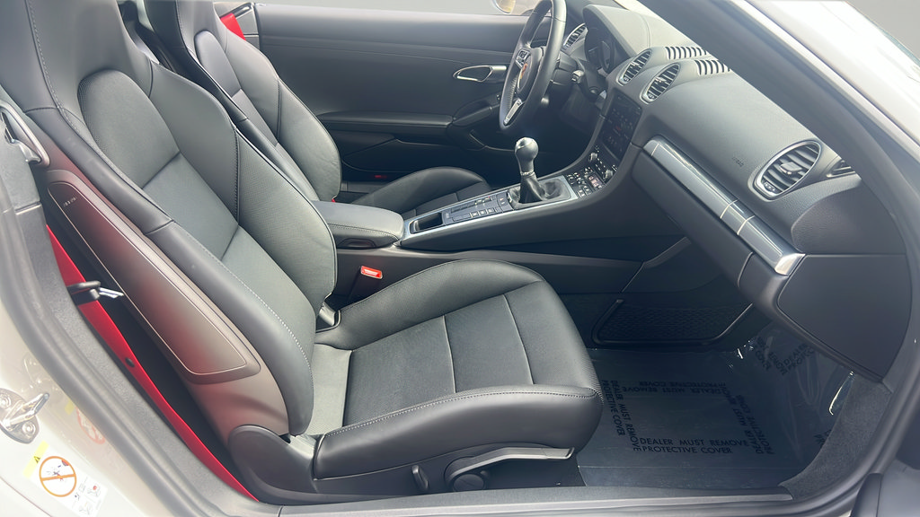 Certified 2025 Porsche 718 Cayman S RWD image 18
