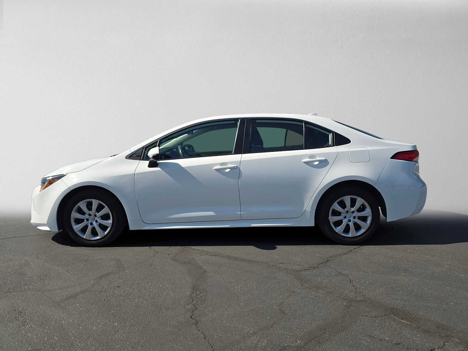 Certified 2025 Toyota Corolla LE FWD image 6