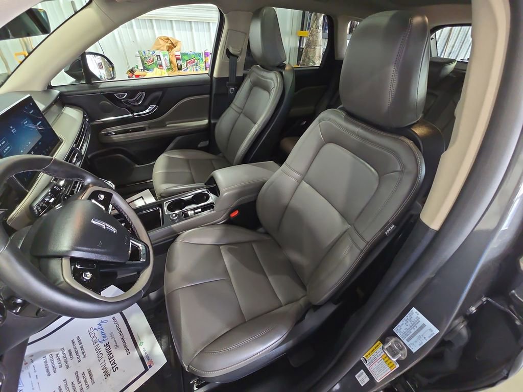 Used 2025 Lincoln Corsair AWD w/ Equipment Group 101A image 15