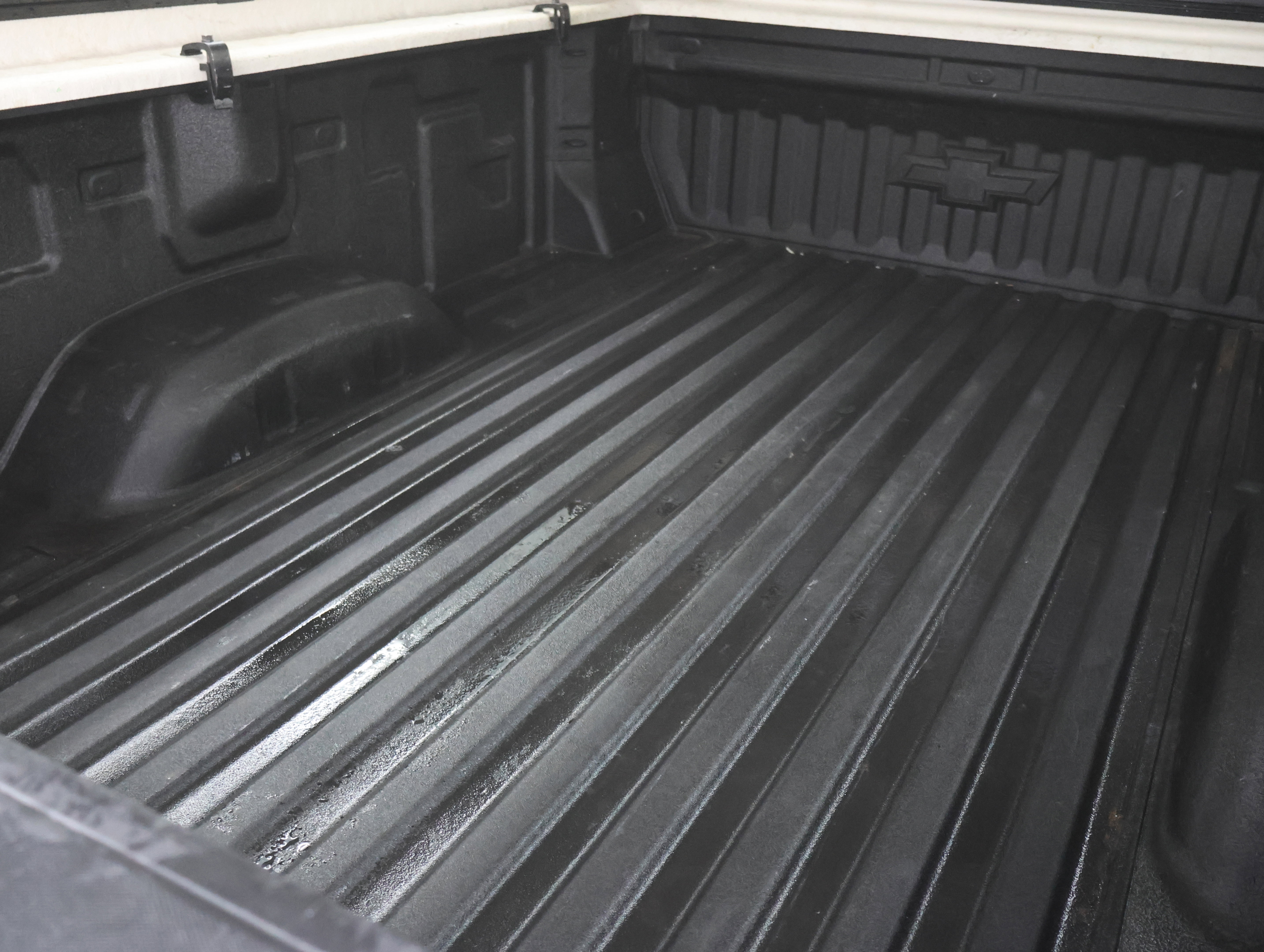 Used 2024 Chevrolet Silverado 2500 LT w/ Midnight Edition image 5