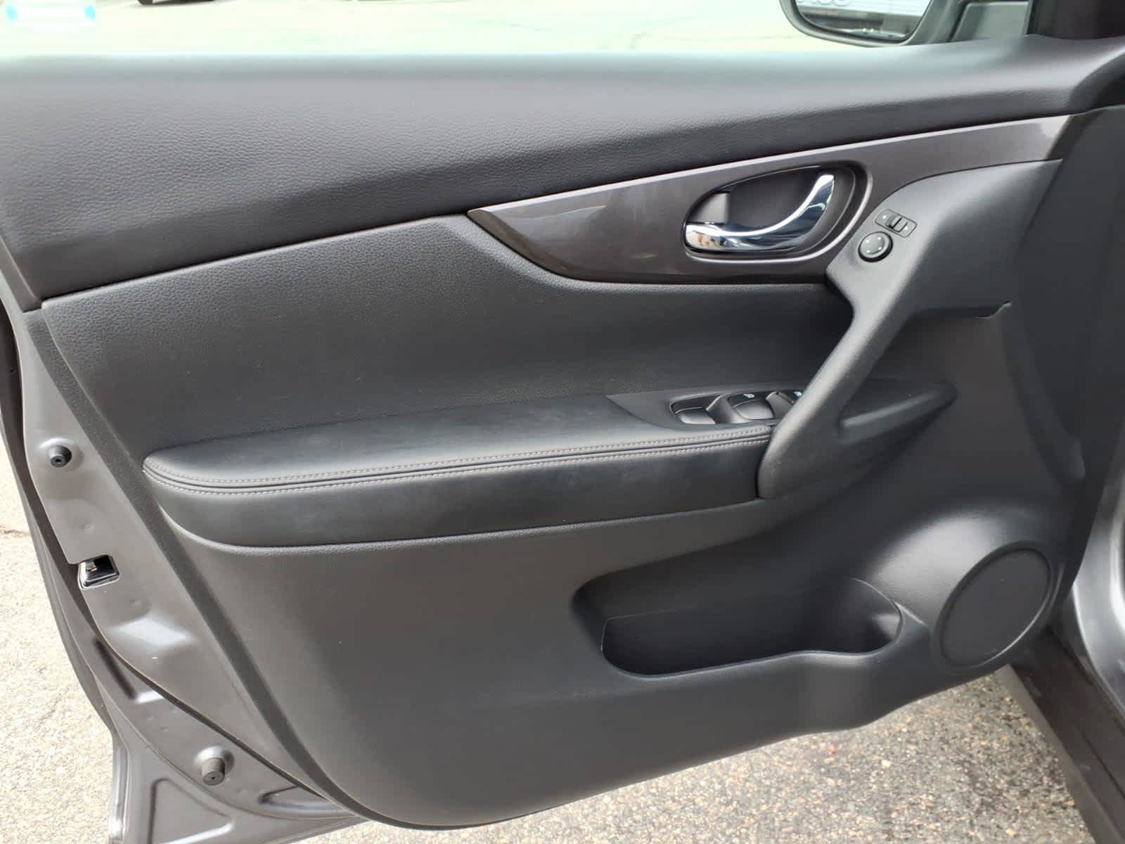 Certified 2020 Nissan Rogue S w/ Special Edition Package FWD image 9
