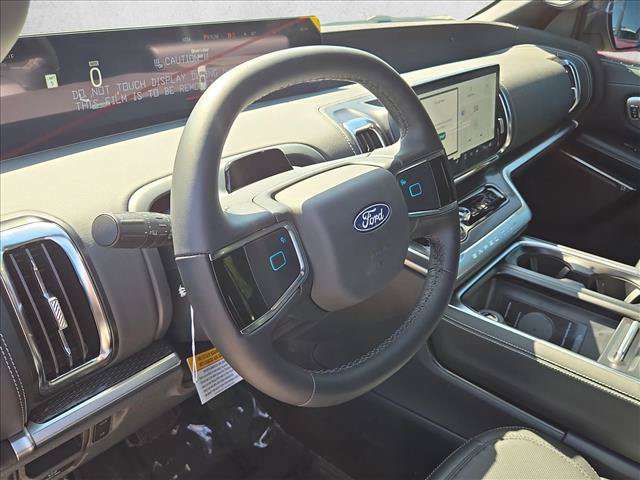 New 2027 Ford Expedition Platinum w/ Stealth Appearance Package RWD image 3