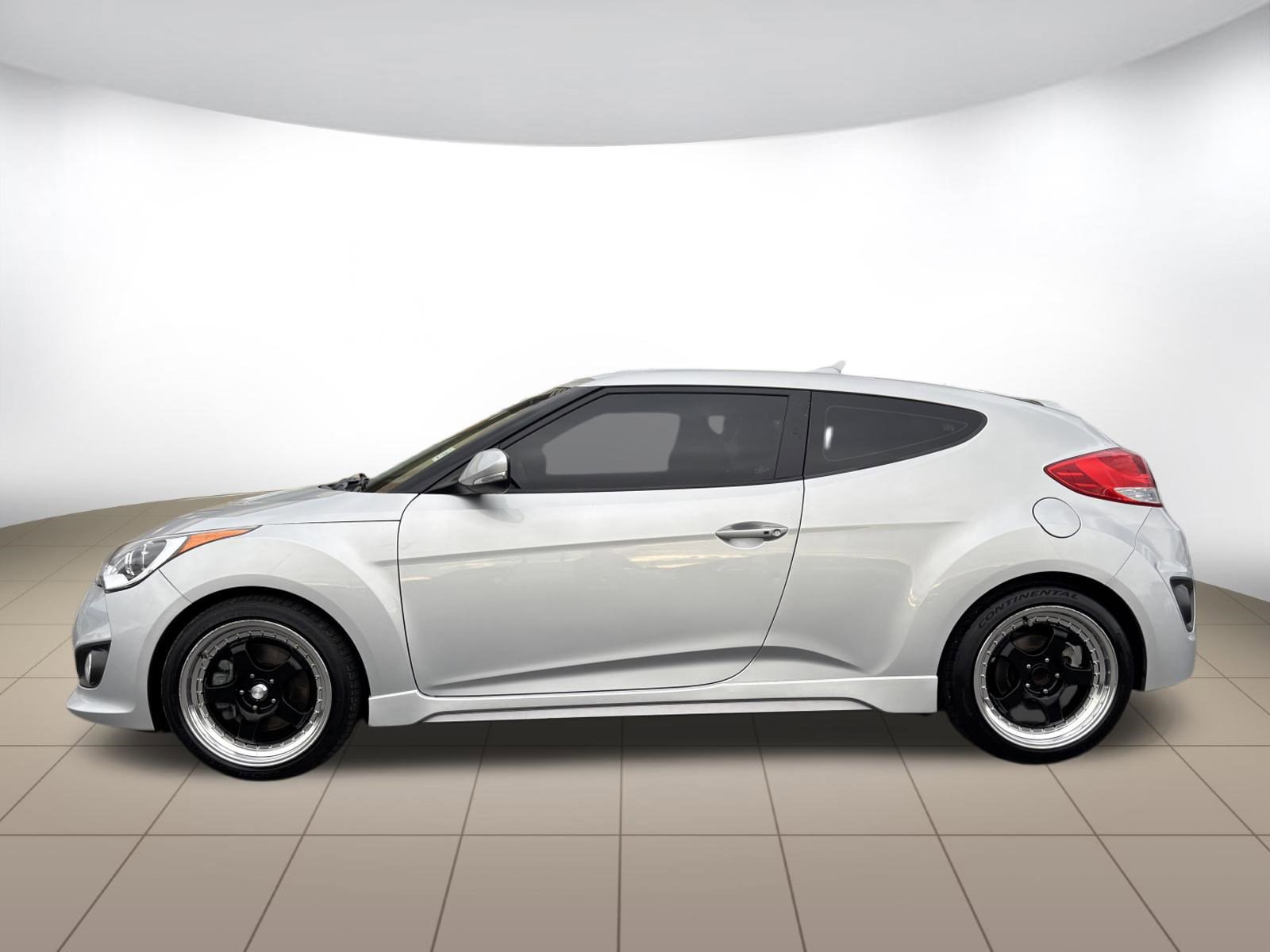 Used 2016 Hyundai Veloster Turbo image 4