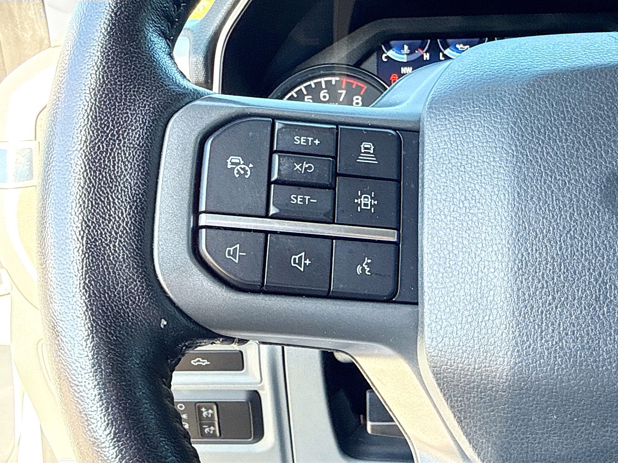 Used 2022 Ford F150 XLT w/ Equipment Group 302A High RWD image 35