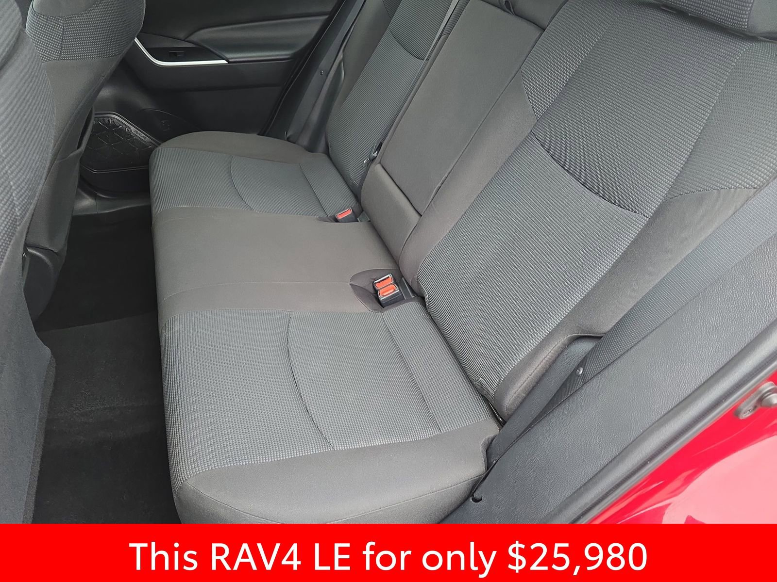 Used 2022 Toyota RAV4 LE image 19