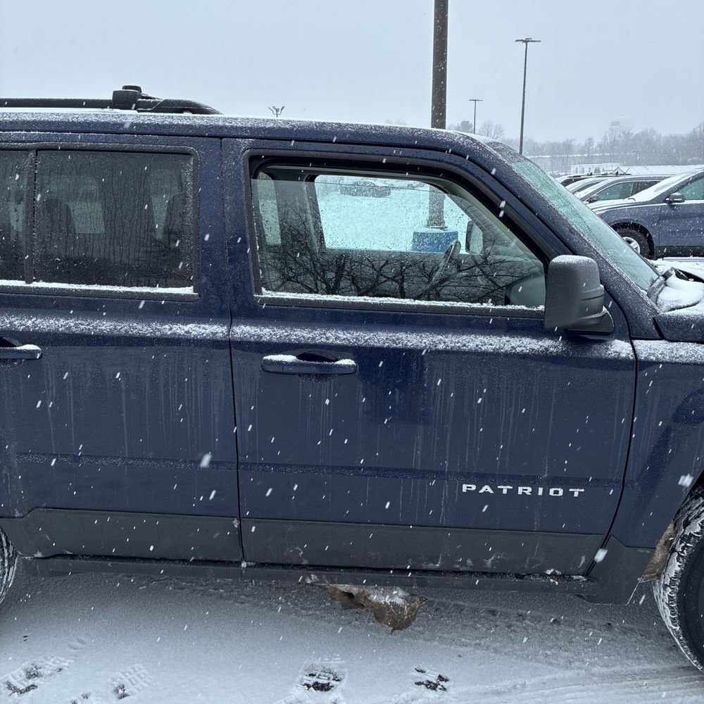 Used 2016 Jeep Patriot Latitude w/ Sun/Sound Group image 13