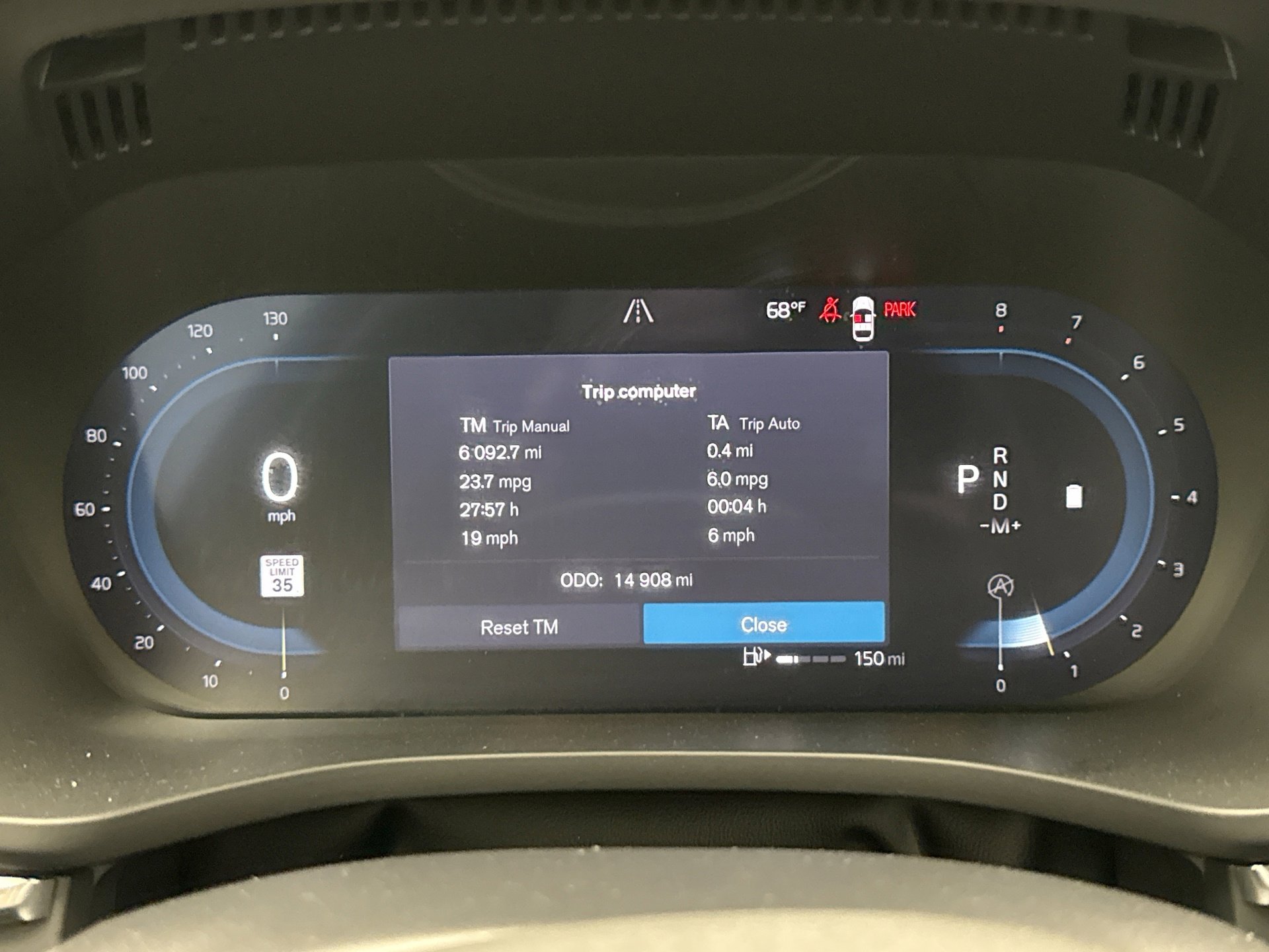 Used 2025 Volvo XC60 B5 Plus image 13