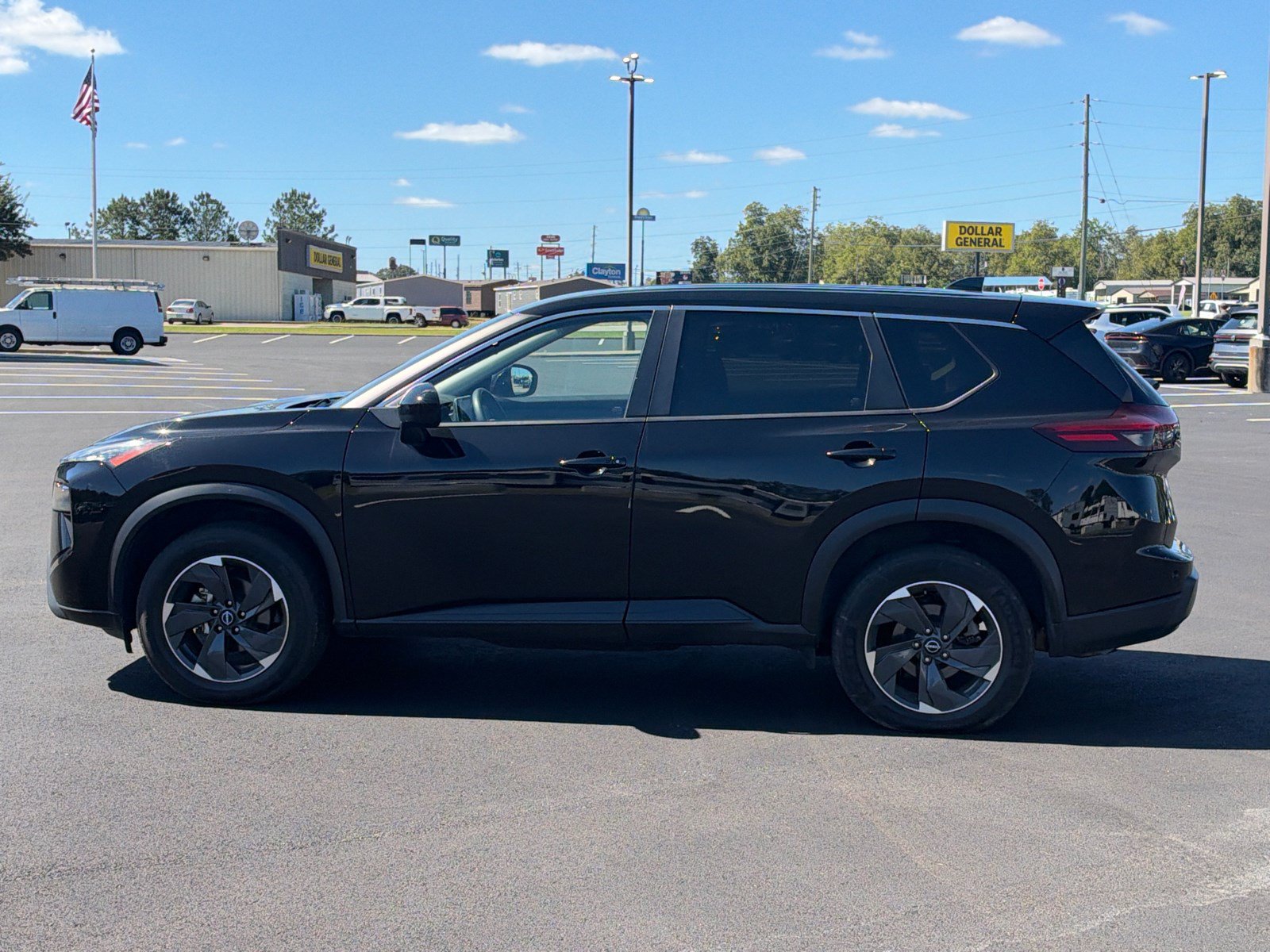 Used 2024 Nissan Rogue SV AWD/4WD image 8