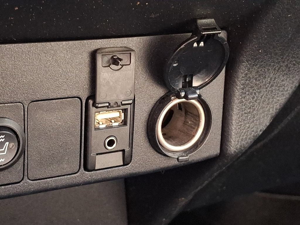 Used 2016 Toyota RAV4 XLE w/ Preferred Accessory Package FWD image 27