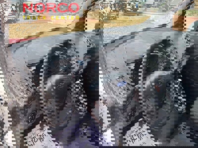 Used 2015 Ford Transit Connect XL image 17